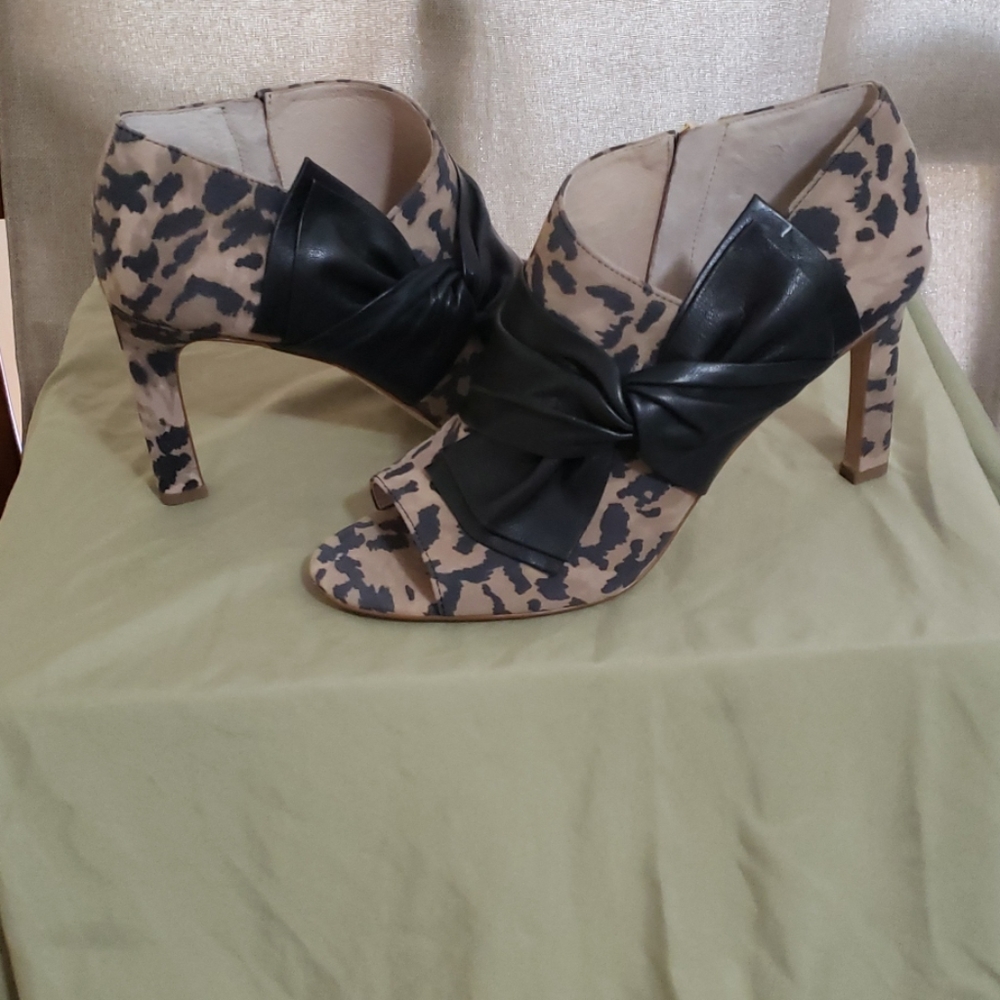 Louise et Cie Leopard Print Booties size:9 New